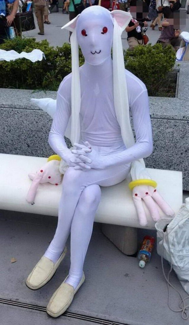 What Is Going On Here? (50 pics)
