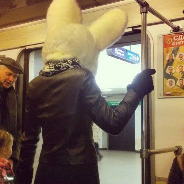 Strange People In The Subway (34 pics)