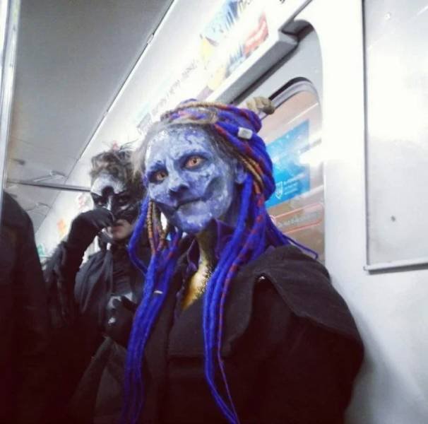 Strange People In The Subway (34 pics)