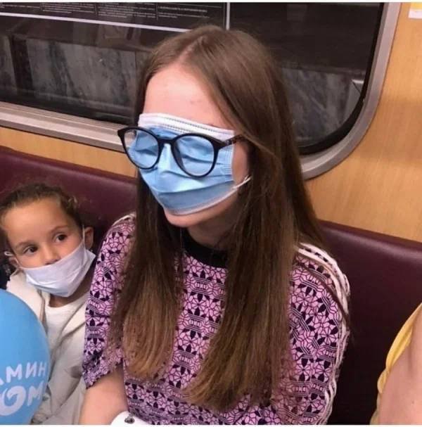 Strange People In The Subway (34 pics)