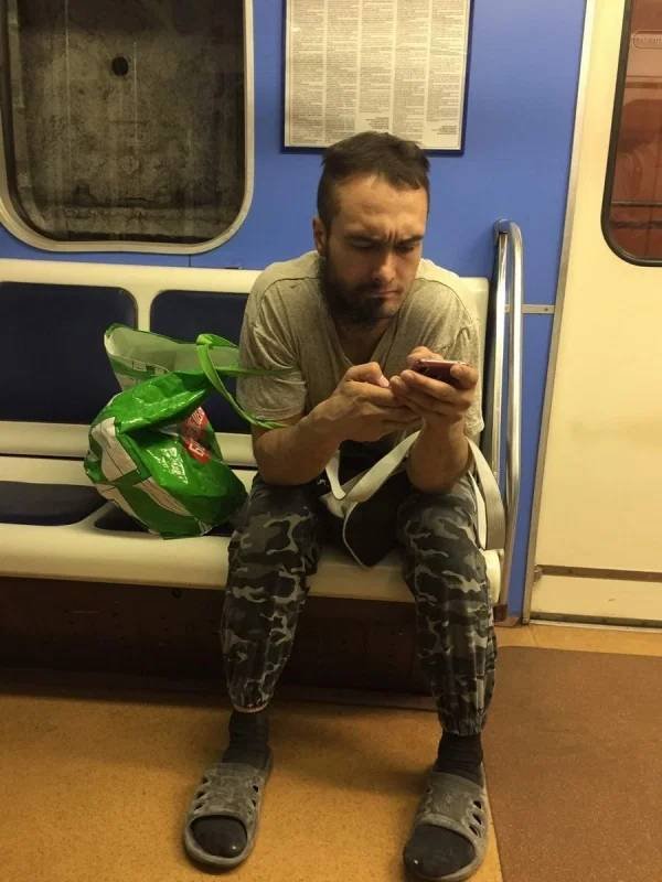 Strange People In The Subway (34 pics)