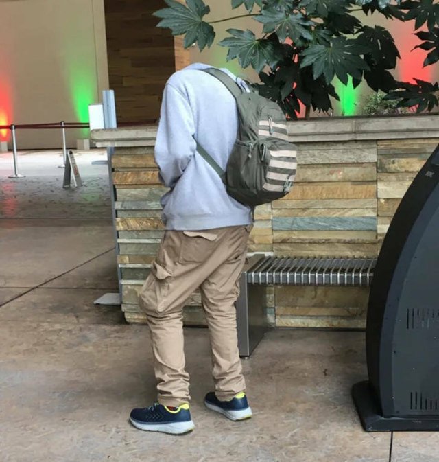 What Is Going On Here? (21 pics)