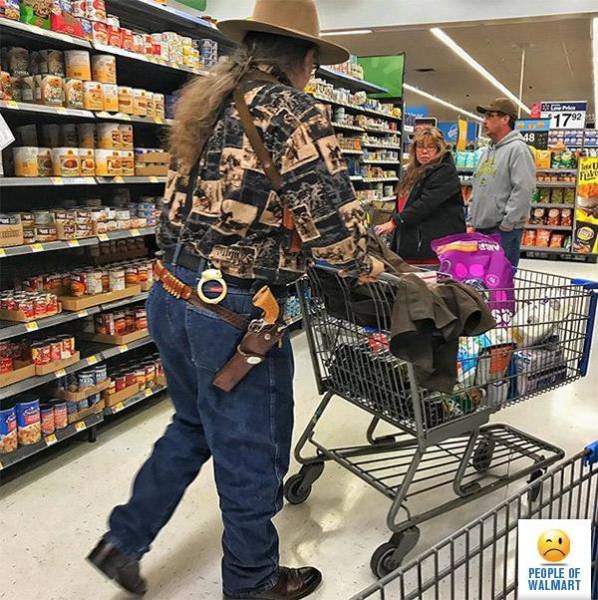 Strange People In ''Walmart'' (55 pics)