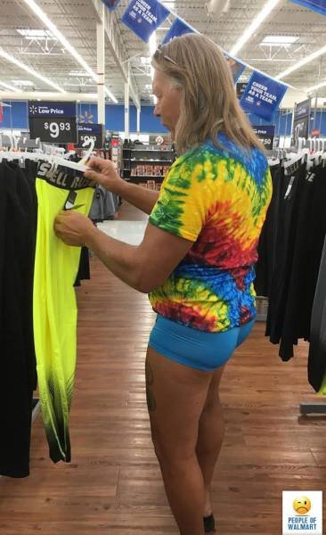 Strange People In ''Walmart'' (55 pics)