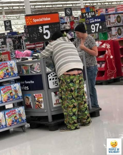 Strange People In ''Walmart'' (55 pics)