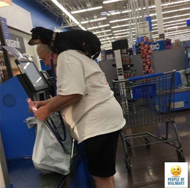 Strange People In ''Walmart'' (55 pics)