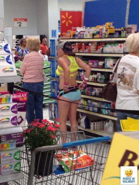 Strange People In ''Walmart'' (55 pics)