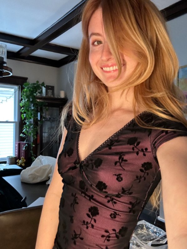 Braless Girls (36 pics)