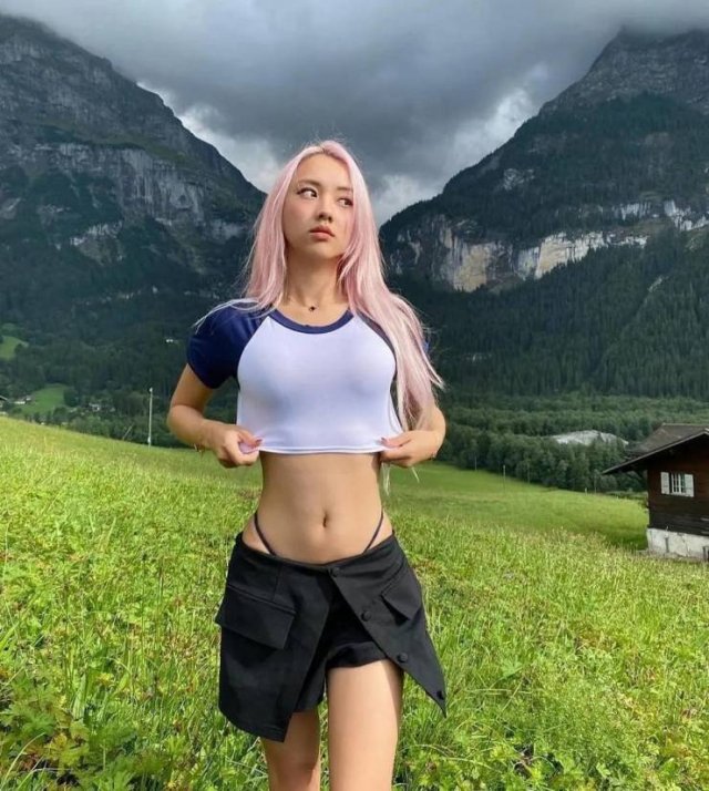 Girls With Dyed Hairs (45 pics)