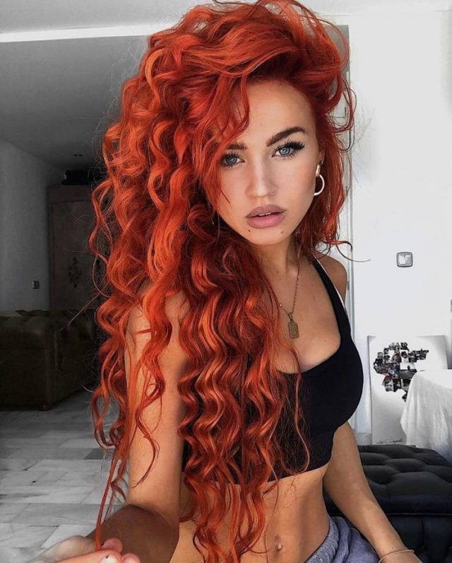 Girls With Dyed Hairs (45 pics)
