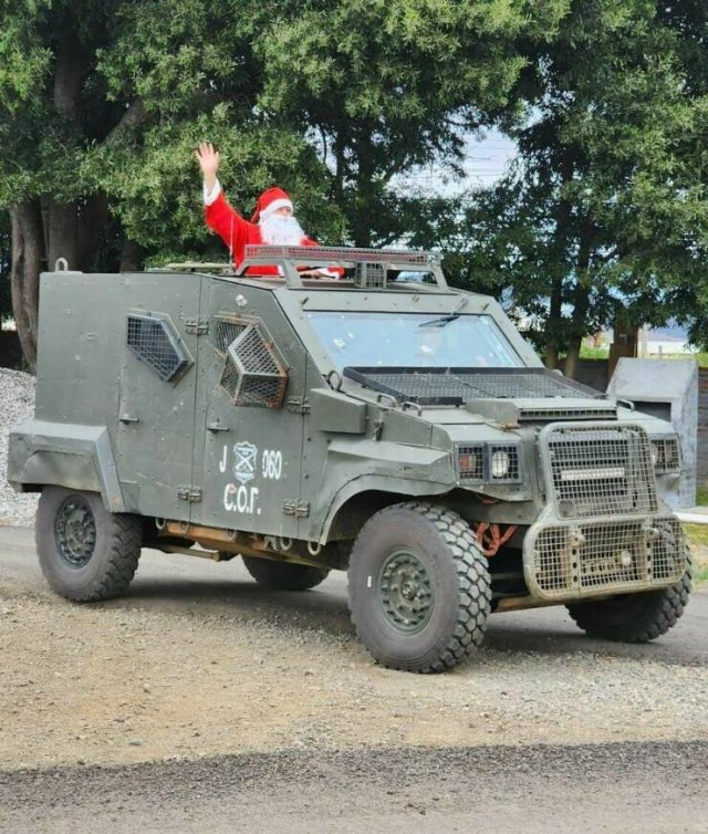 Amazing And Funny Christmas Pictures (70 pics)