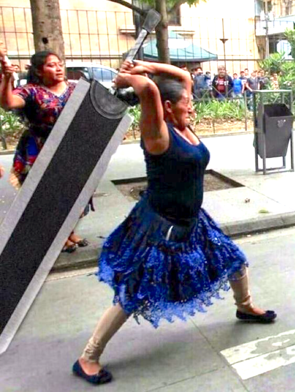 What Is Going On Here? (24 pics)