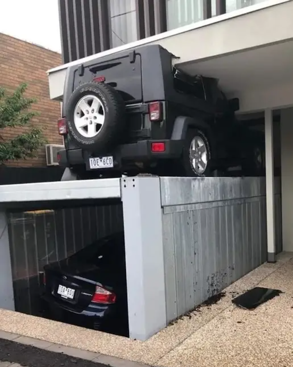 What Is Going On Here? (24 pics)
