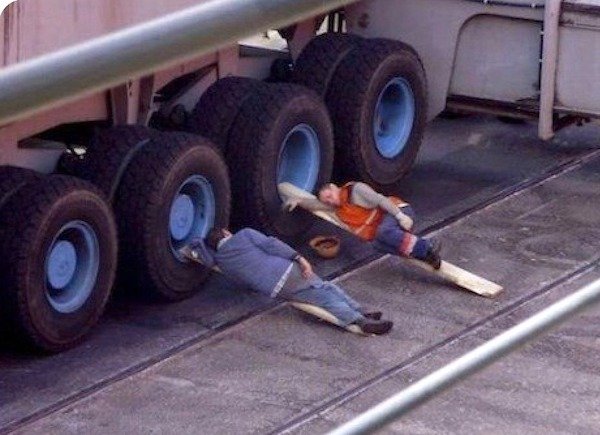 What Is Going On Here? (24 pics)