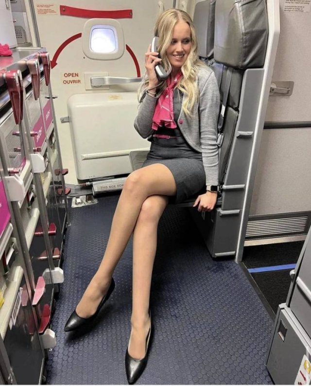 Hot Flight Attendants (29 pics)