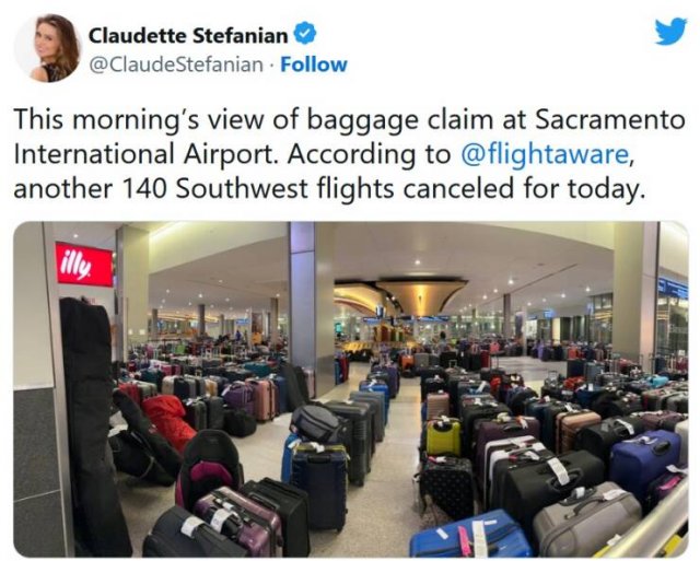 Flights Are Massively Canceled During Holidays (18 pics)