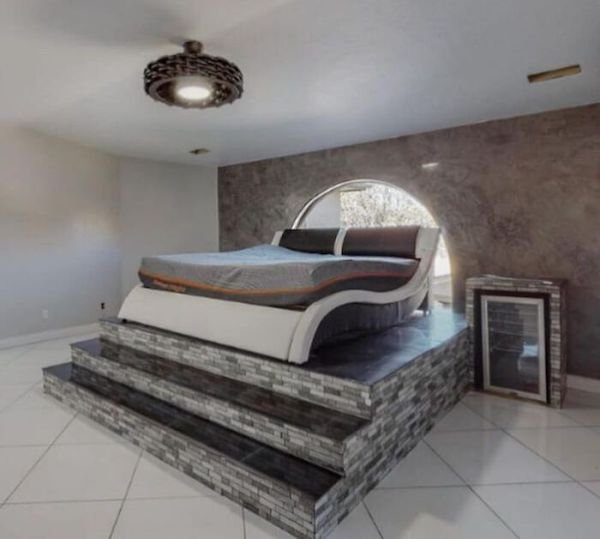 Weird Interiors (31 pics)