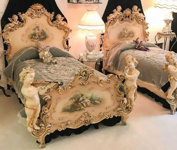 Weird Interiors (31 pics)