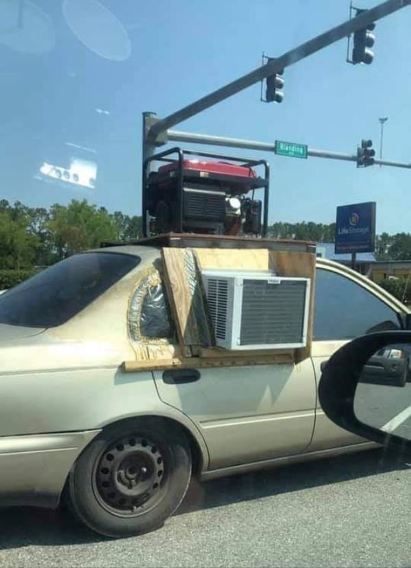 What Is Going On Here? (28 pics)