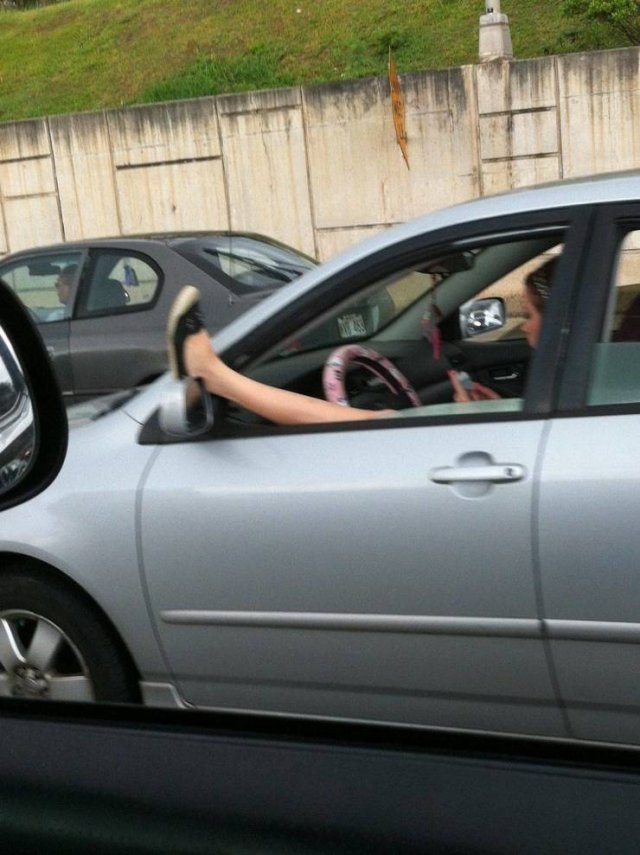 What Is Going On Here? (52 pics)