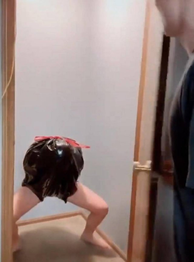 What Is Going On Here? (52 pics)
