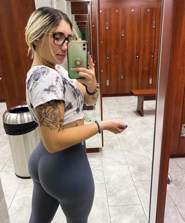 Girls In Glasses (34 pics)