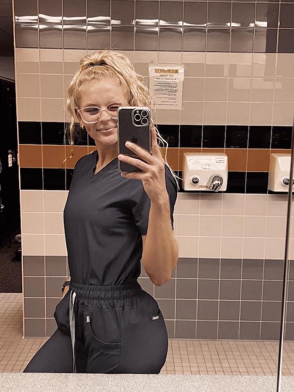 Girls In Glasses (34 pics)