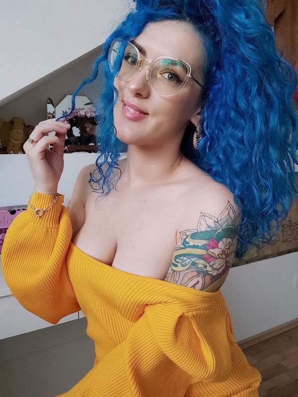 Girls In Glasses (34 pics)