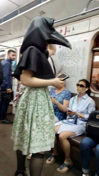 Strange And Funny People In The Subway (40 pics)