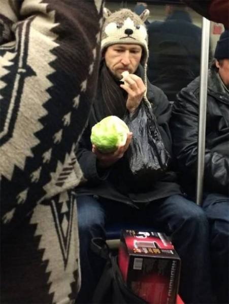 Strange And Funny People In The Subway (40 pics)