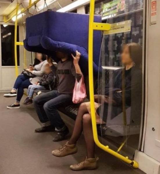 Strange And Funny People In The Subway (40 pics)