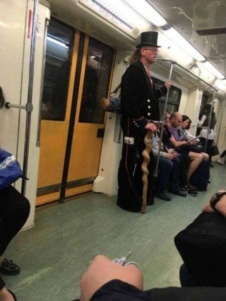 Strange And Funny People In The Subway (40 pics)