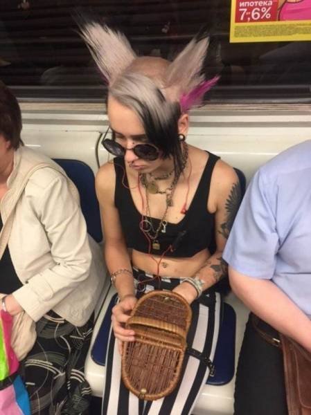 Strange And Funny People In The Subway (40 pics)