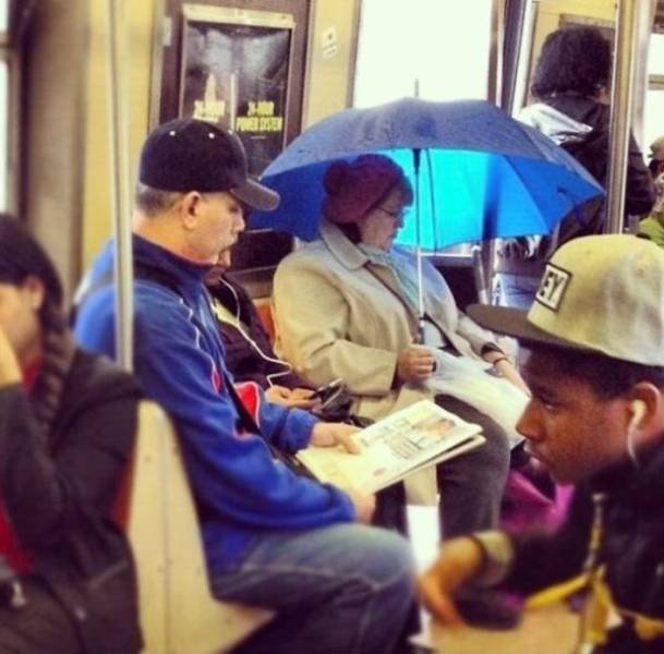 Strange And Funny People In The Subway (40 pics)