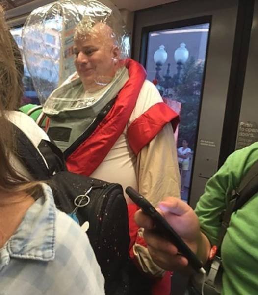 Strange And Funny People In The Subway (40 pics)