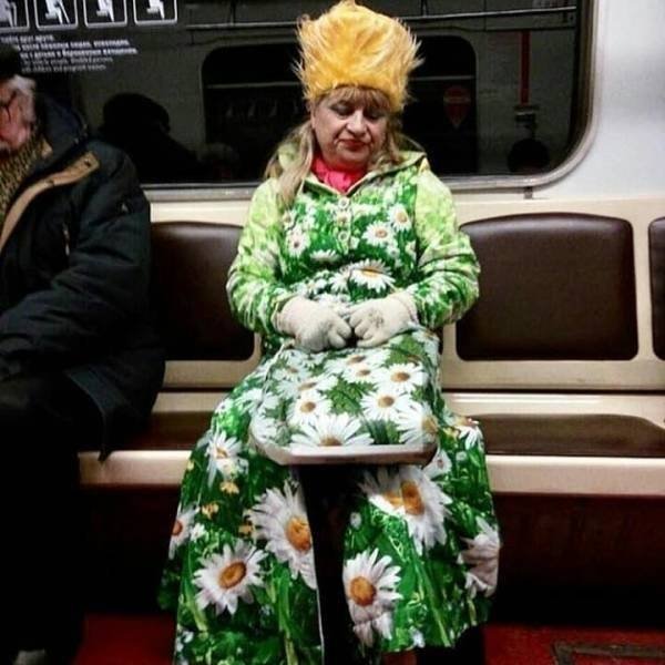 Strange And Funny People In The Subway (40 pics)