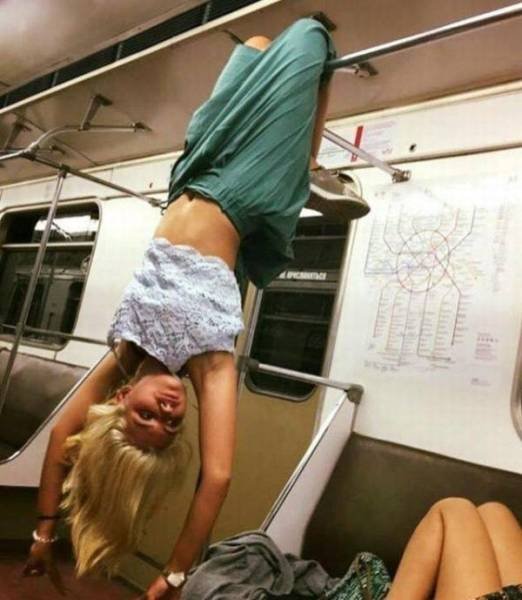 Strange And Funny People In The Subway (40 pics)