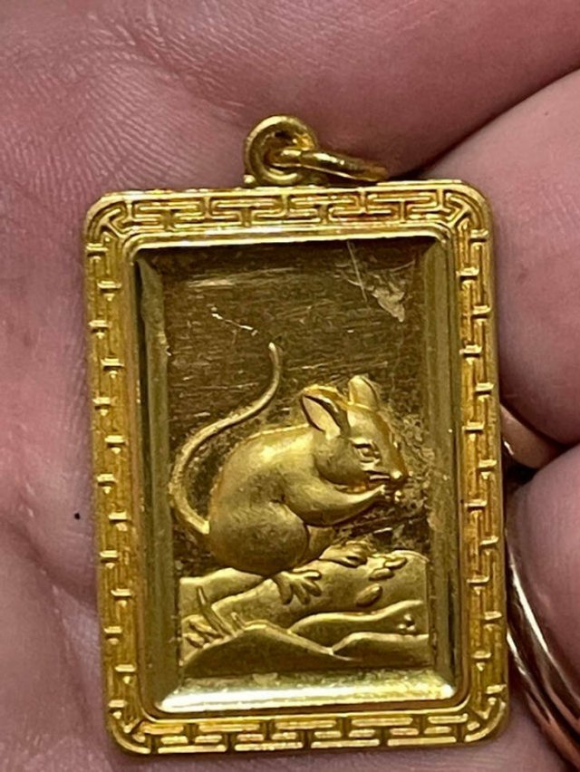 Unusual Finds In Thrift Shops (20 pics)