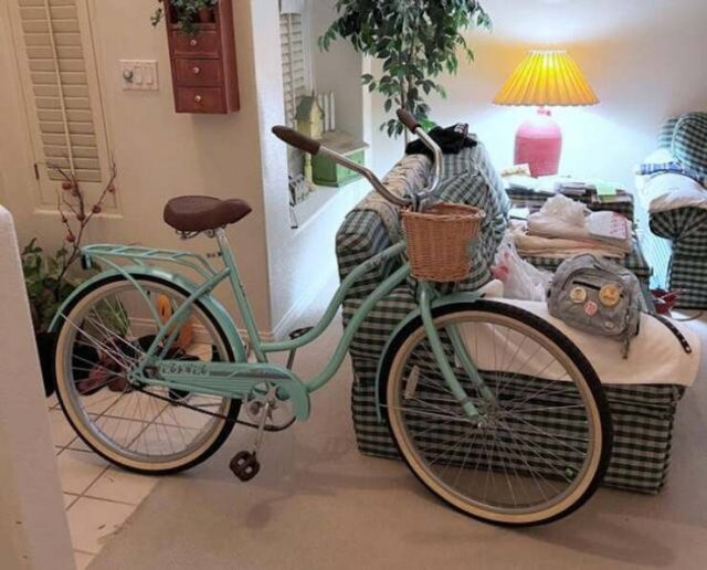 Unusual Finds In Thrift Shops (20 pics) Unusual Finds In Thrift Shops (20 pics)
