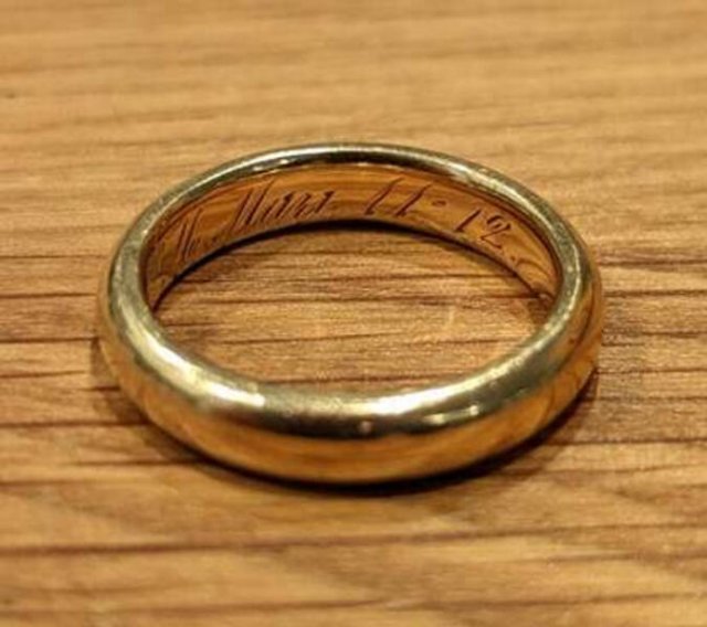 Unusual Finds In Thrift Shops (20 pics) Unusual Finds In Thrift Shops (20 pics)