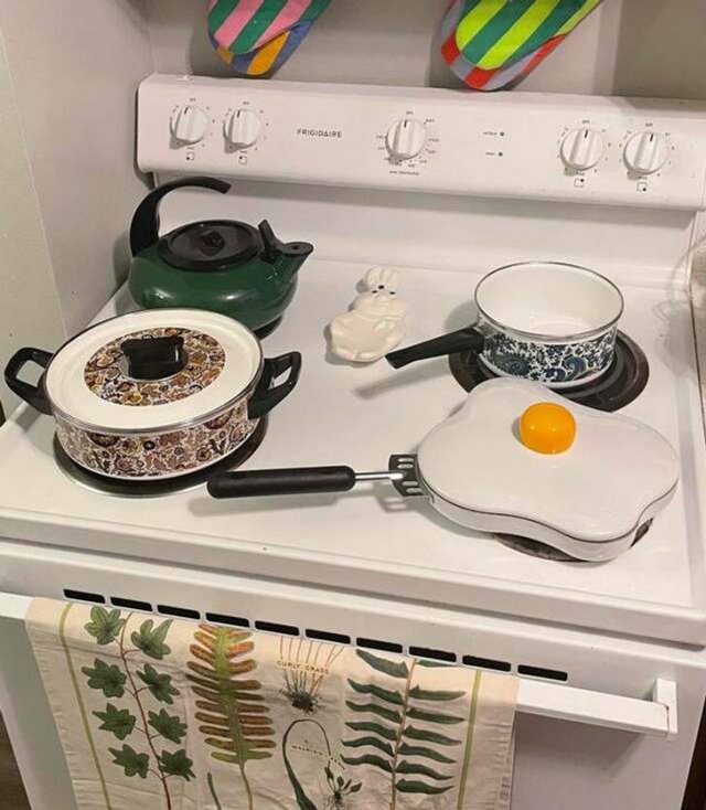 Unusual Finds In Thrift Shops (20 pics) Unusual Finds In Thrift Shops (20 pics)