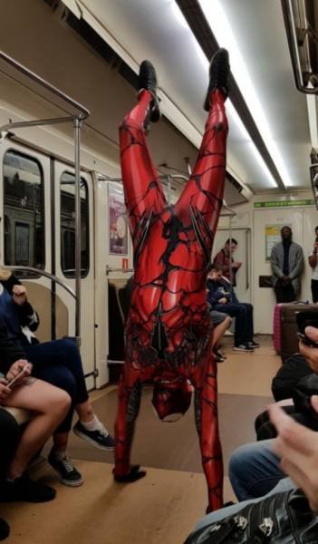 Strange People In The Subway (38 pics)