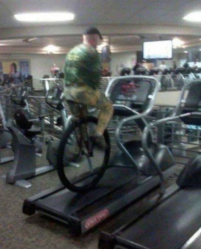 What Is Going On Here? (58 pics)