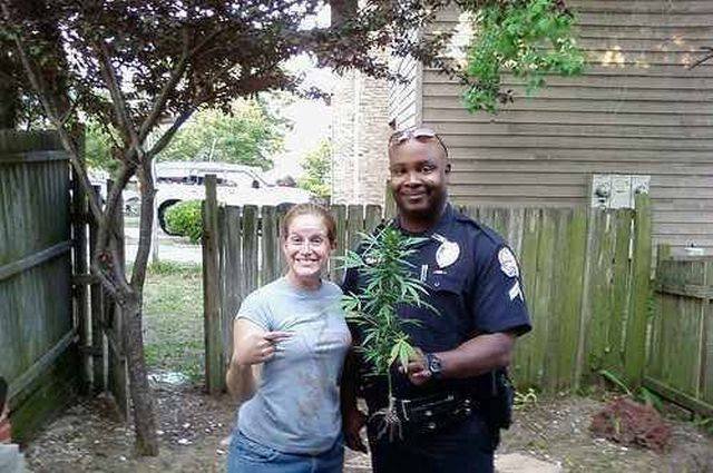 What Is Going On Here? (58 pics)