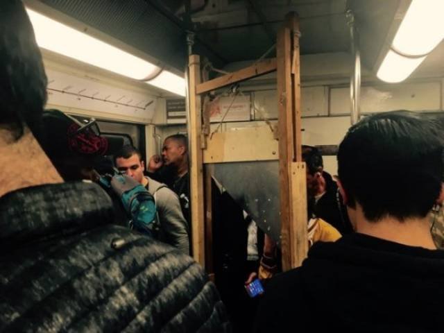 Strange People In The Subway (38 pics)
