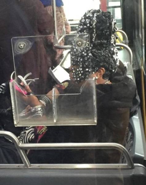 Strange People In The Subway (38 pics)