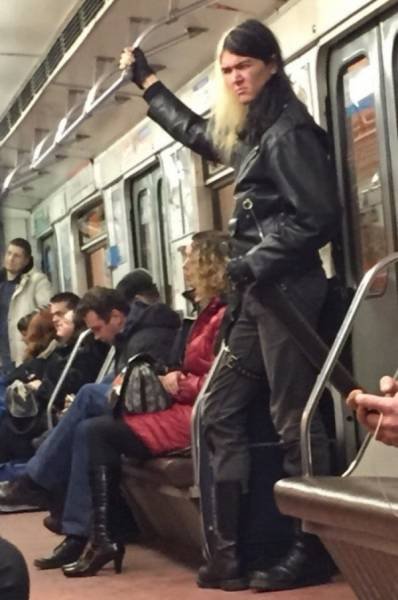 Strange People In The Subway (38 pics)