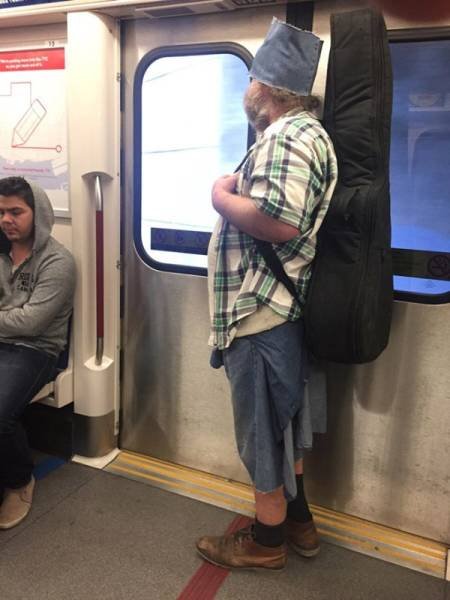 Strange People In The Subway (38 pics)