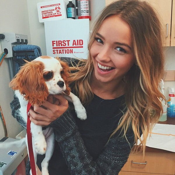 Girls With Puppies (35 pics)