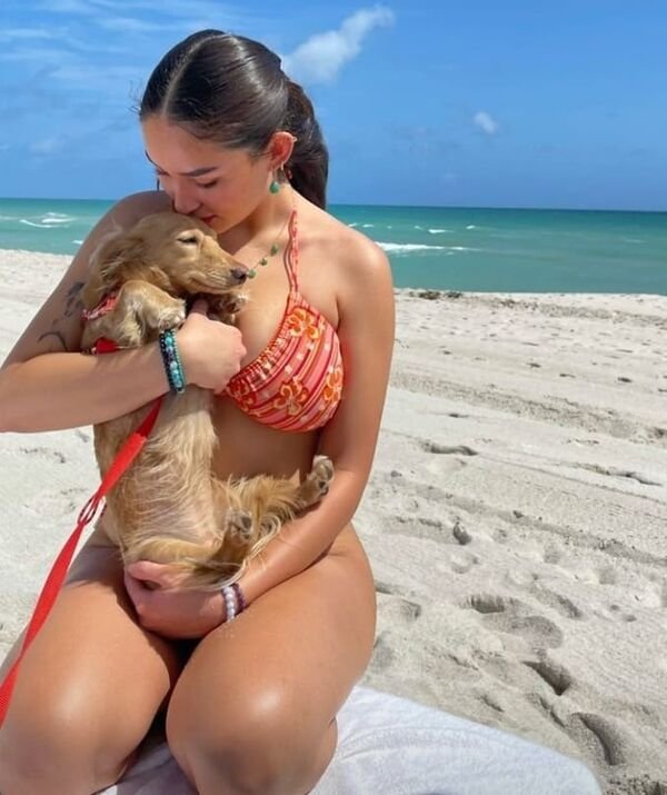 Girls With Puppies (35 pics)